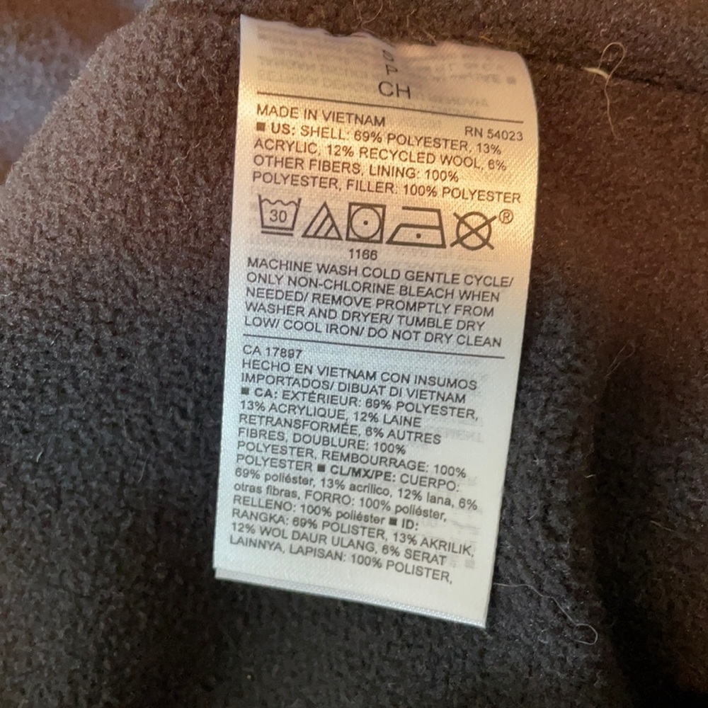 Old Navy puffer vest - size Small - Picture 4 of 6
